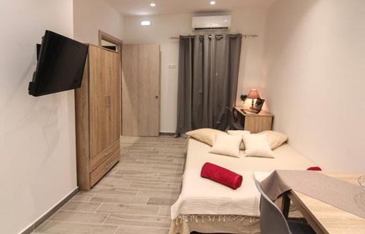 Apartment Contemporary Old Port By Corfuescapes